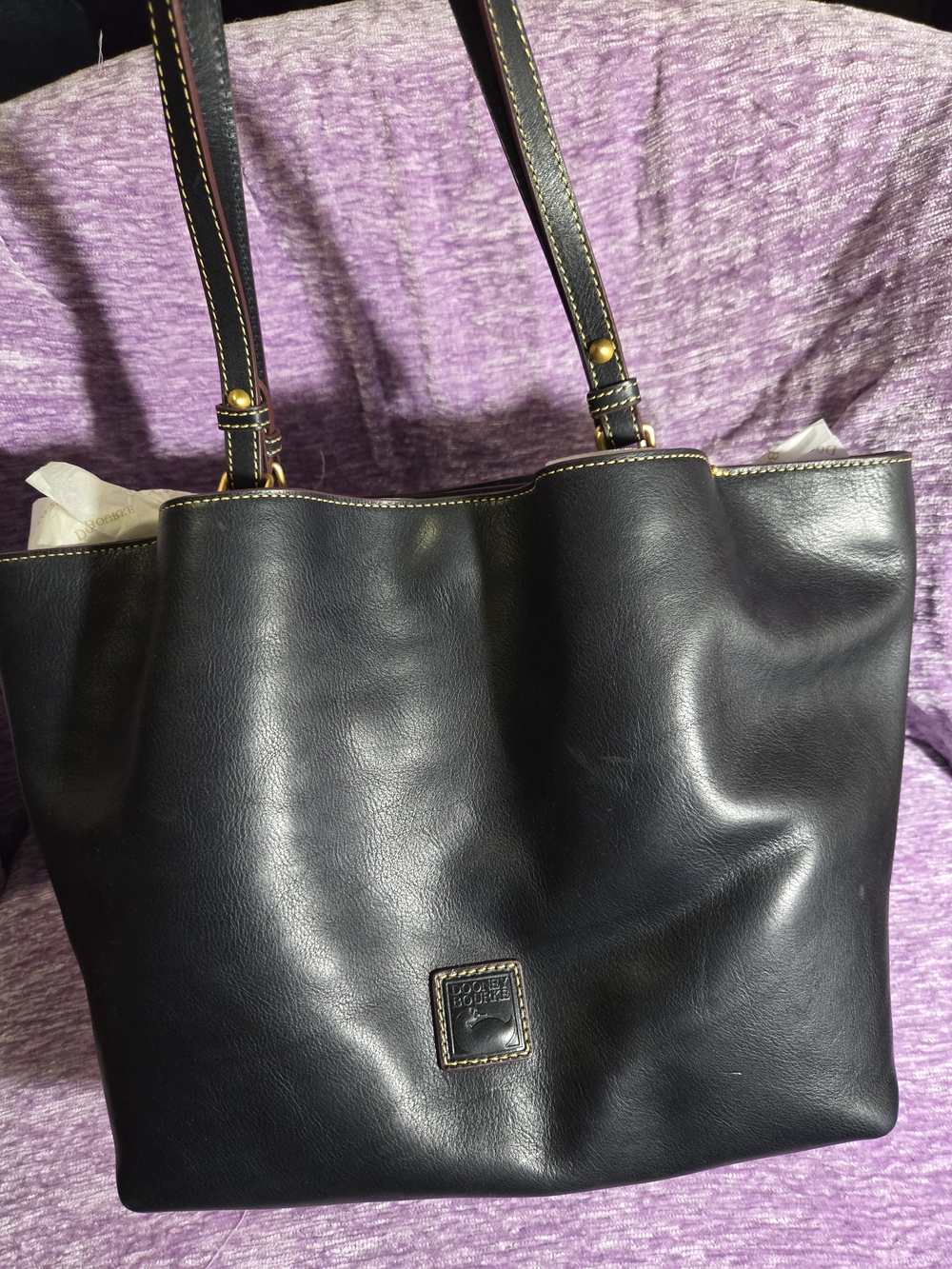 Dooney & Bourke FLYNN In Smooth Navy Florentine Leather. Like New.